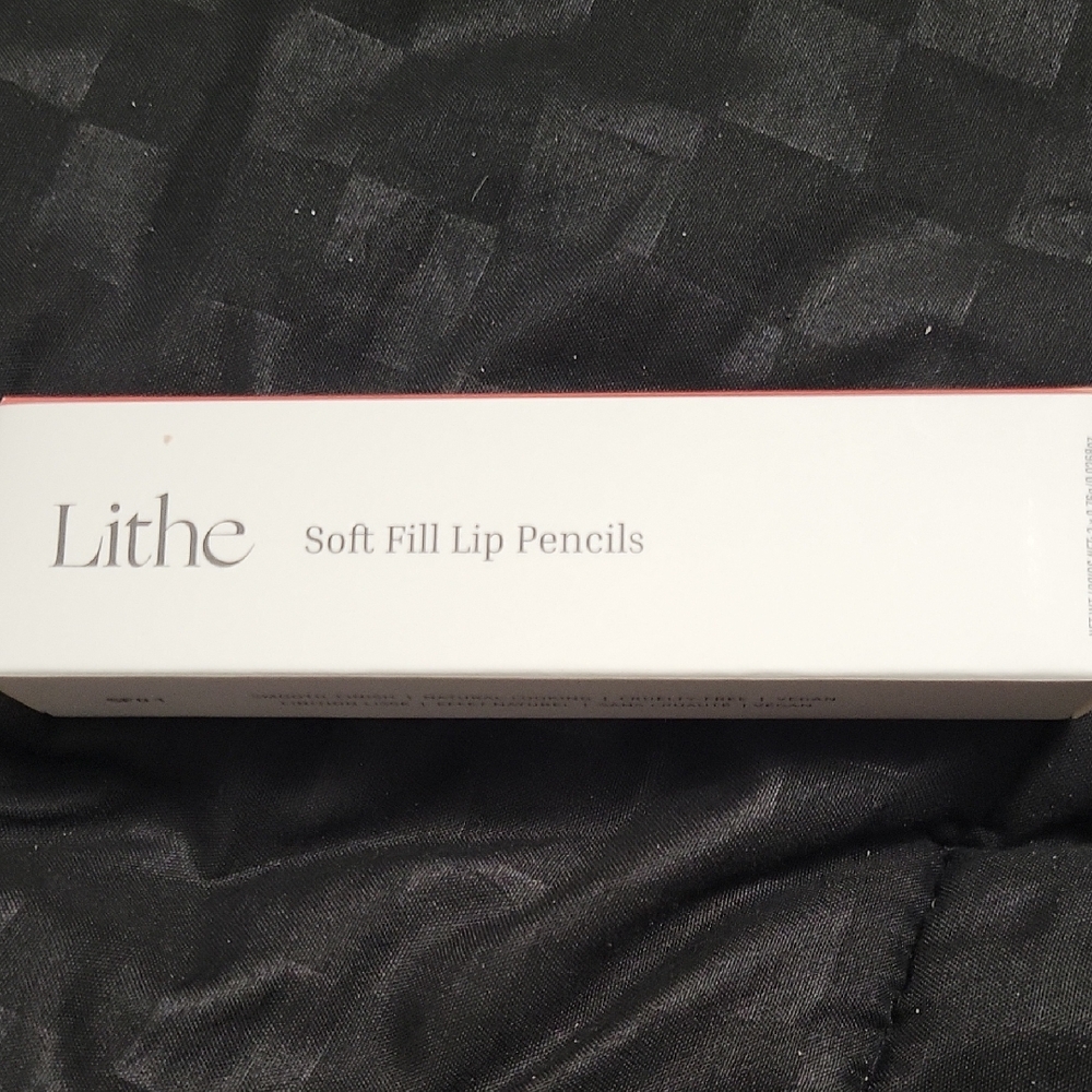 5/$20**2x 0.76g Lithe Soft Fill Lip Pencils In Dusk And Scarlet